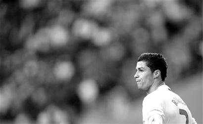 英媒：桑德兰无意冬窗出售扎卡，更不愿意以2000万欧出售（英媒：桑德兰冬窗留住扎卡，2000万欧也不卖）