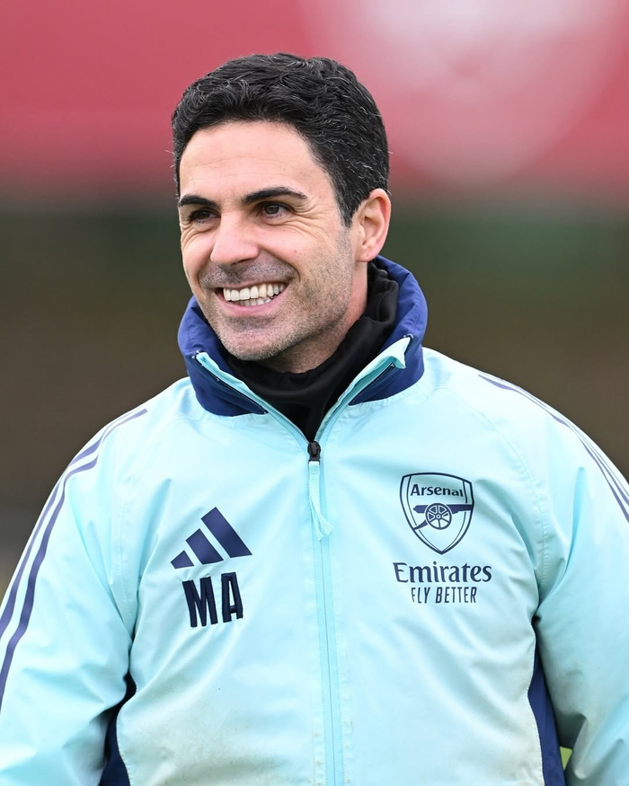 另类追星！美女主持张纯烨与偶像张稀哲一起合拍舞蹈视频（花式追星！人气主持张纯烨与偶像张稀哲同框合拍舞蹈视频）