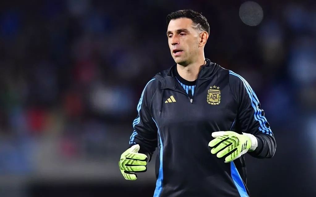 英超半场：福登开场闪击，格瓦迪奥尔破门，曼城2-0利兹联（英超半场战报：福登闪击先开纪录，格瓦迪奥尔建功，曼城2-0领先利兹联）