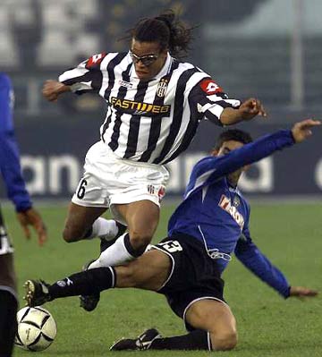 TA专栏：双足怪谢尔基，英超联赛的特立独行者（TA专栏：双足奇才谢尔基，英超的独行侠）