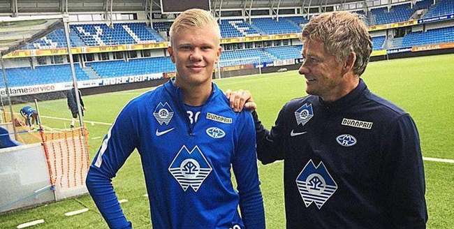 韩鹏：全力以赴完成俱乐部1500分和瓦科夺金靴的目标（韩鹏：为俱乐部1500分与瓦科金靴拼尽全力）