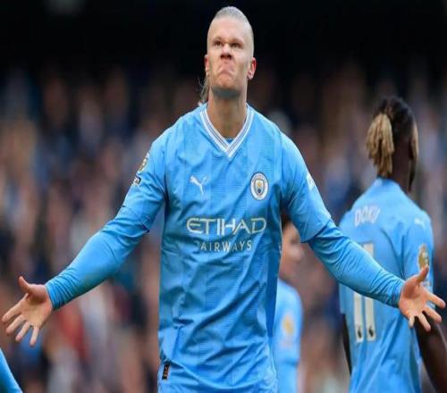 我留下！队报：海斯昨日向尼斯全队宣布将继续执教球队（海斯留任！队报称其昨已通知尼斯全队将继续执教）