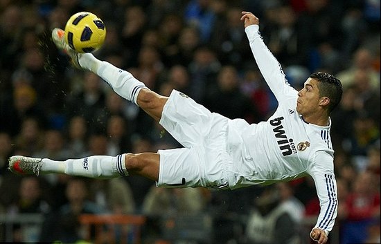 半场战报：维罗纳2-0亚特兰大，焦瓦内、拉菲克-贝尔加利破门（半场快讯：维罗纳2比0领先亚特兰大，焦瓦内与拉菲克-贝尔加利建功）