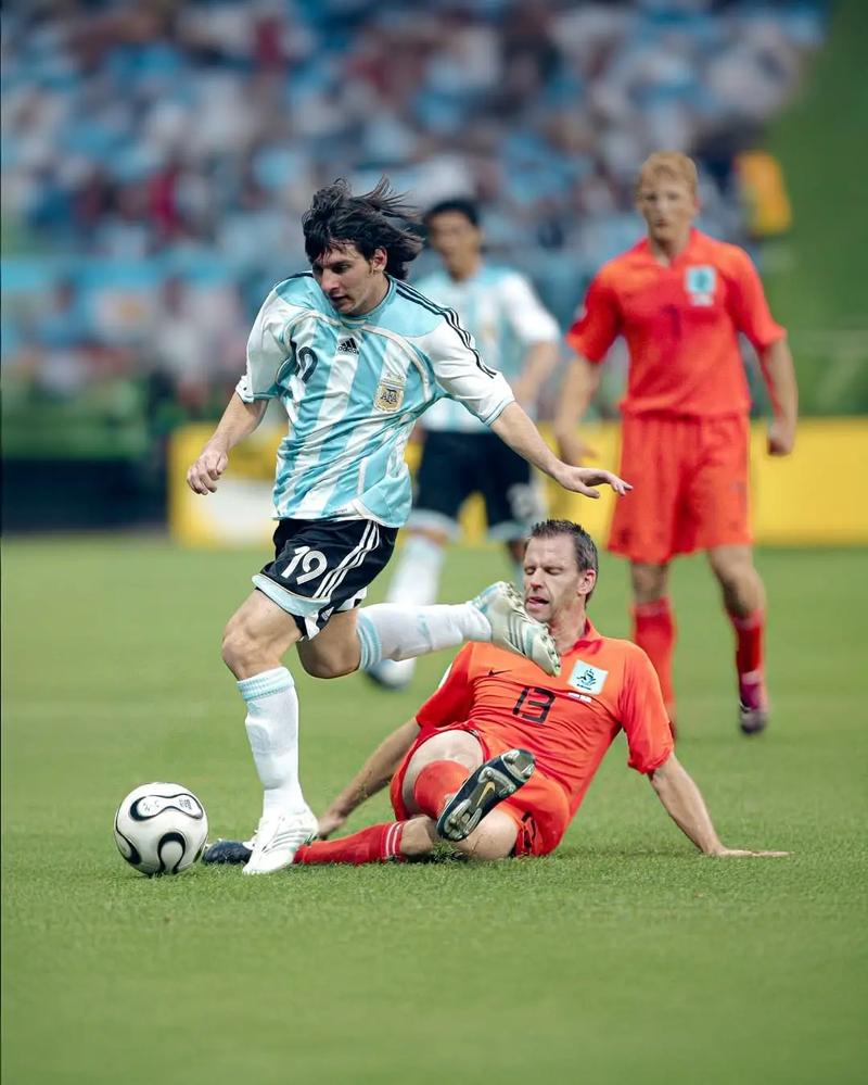 诺阿·朗：对尤文的比赛很重要，那不勒斯必须在各项赛事保持竞争（诺阿·朗：尤文之战至关重要，那不勒斯须在各项赛事中保持竞争力）