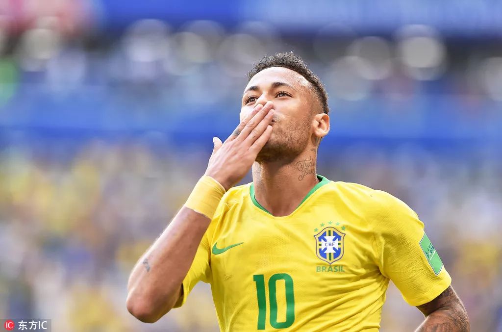 暖心，身患横纹肌肉瘤的河南队小球迷收到王上源送的签名球衣（王上源为患横纹肌肉瘤的河南小球迷赠送签名球衣，温情满满）