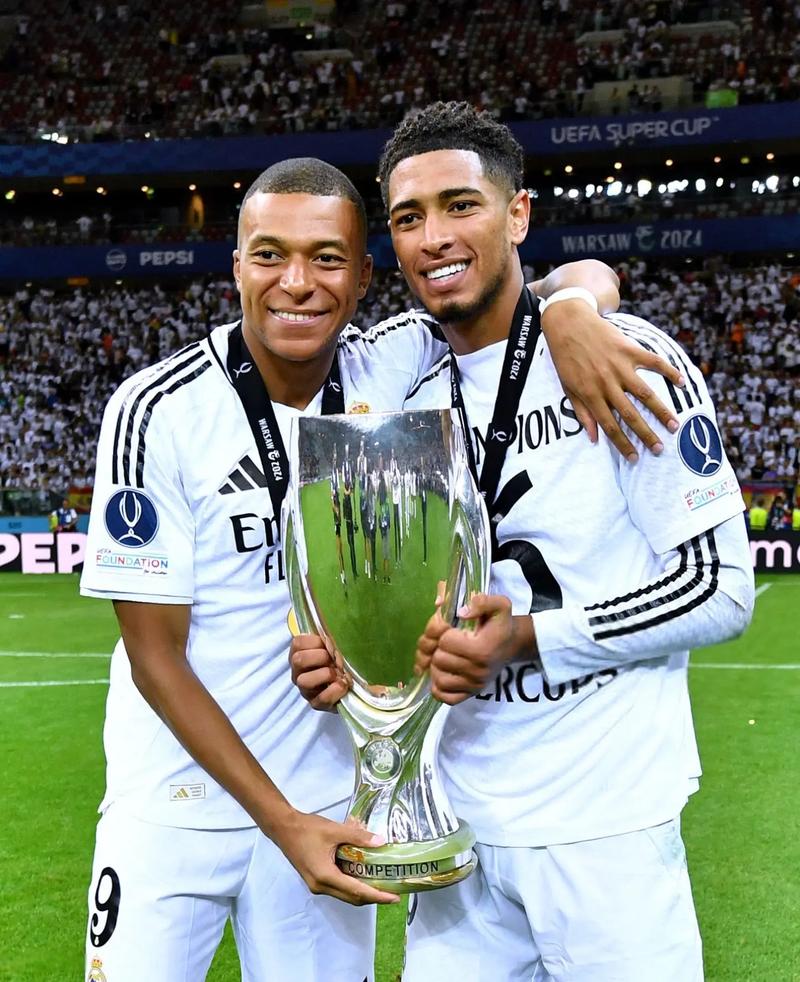 上海U20男足进全运8强，蒯纪闻：没有徐根宝指导我们出不了线（上海U20挺进全运会八强，蒯纪闻：若无徐根宝指点恐难出线）