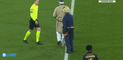 FIFA裁判主席：阿拉伯杯将试点新规，受伤球员罚下场2分钟（国际足联裁判负责人：阿拉伯杯将试行新规，受伤球员需离场2分钟）